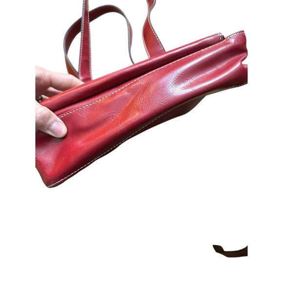 Villager Red Leather Double Zip Around Shoulder Bag - Picture 2 of 10